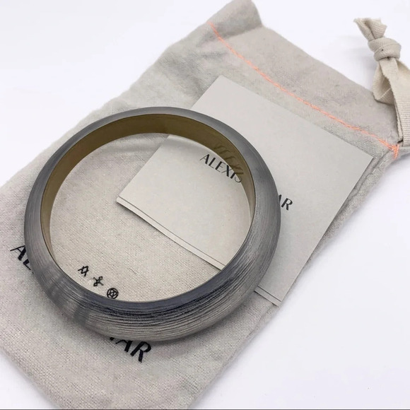 Alexis Bittar Black Carved Lucite Tapered Bangle - Picture 3 of 5